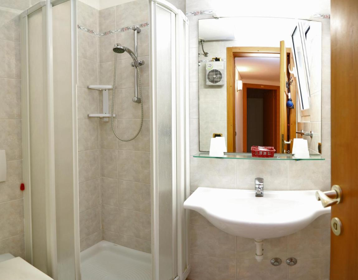 Front Lake Apartment バルドリーノ エクステリア 写真