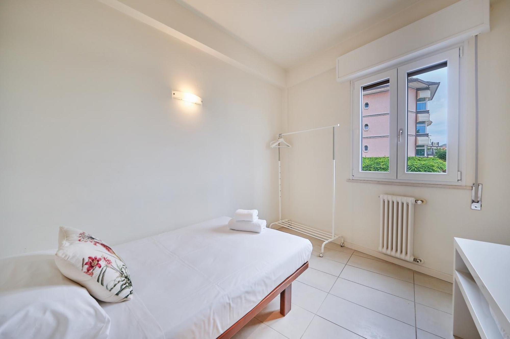 Front Lake Apartment バルドリーノ エクステリア 写真
