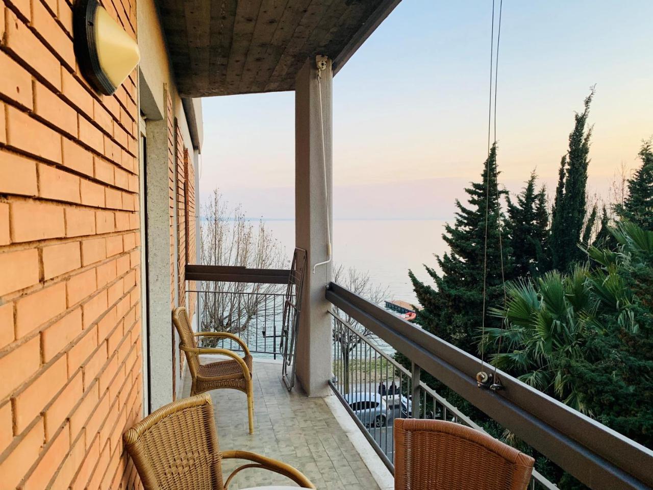 Front Lake Apartment バルドリーノ エクステリア 写真
